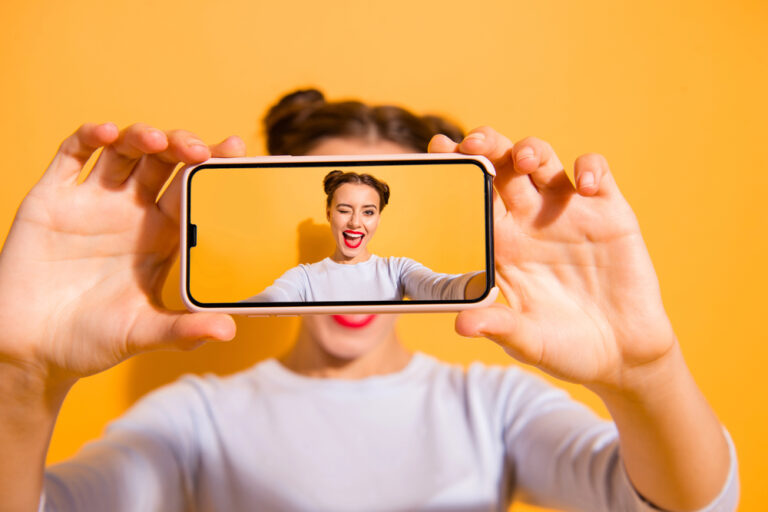 Guide to Creating On-Brand Graphics for Instagram Stories
