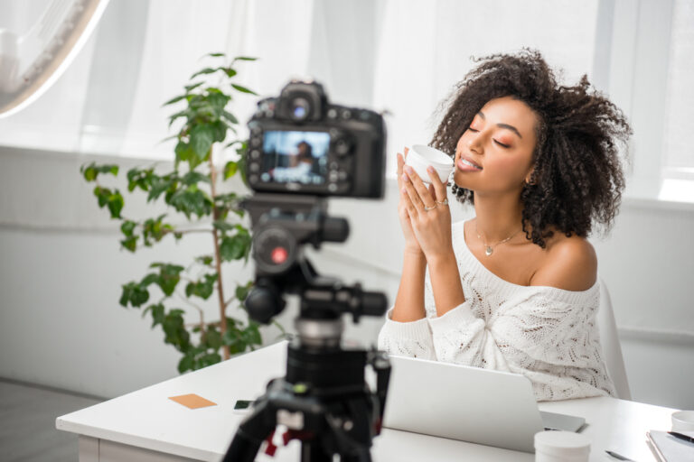 How to Create a Consistent Aesthetic Across Your Social Media Channels